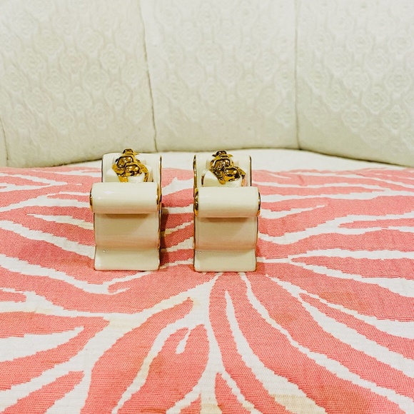 JAN6-New Lenox Jewels of Christmas Amethyst Sleigh Salt & Pepper Shakers - Picture 5 of 7